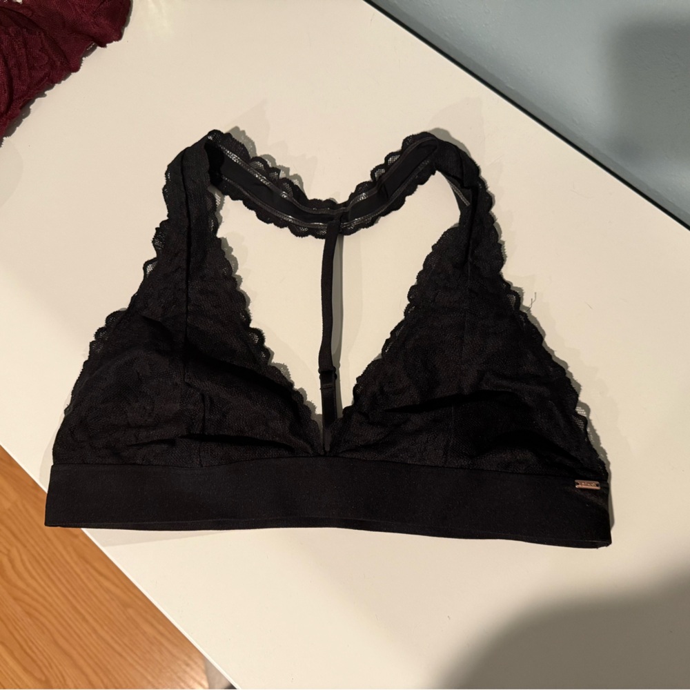 Women’s PINK bralette size M